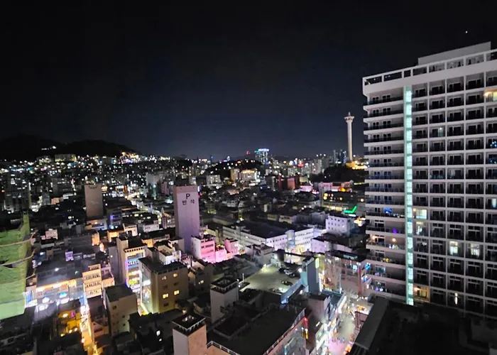 더베이먼트 시티에비뉴 99 ホテル